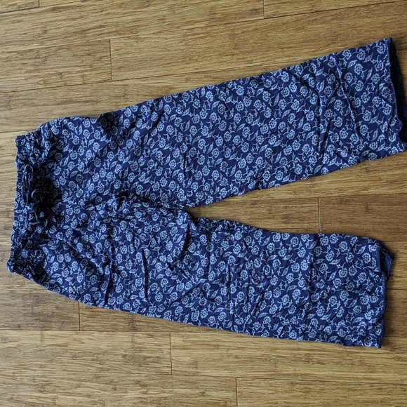 Cute Floral Pants - Picture 2 of 8